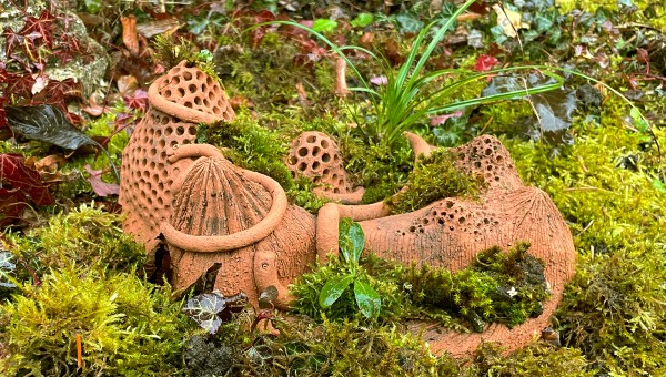 Plant Islands Made of Brick-colored Clay