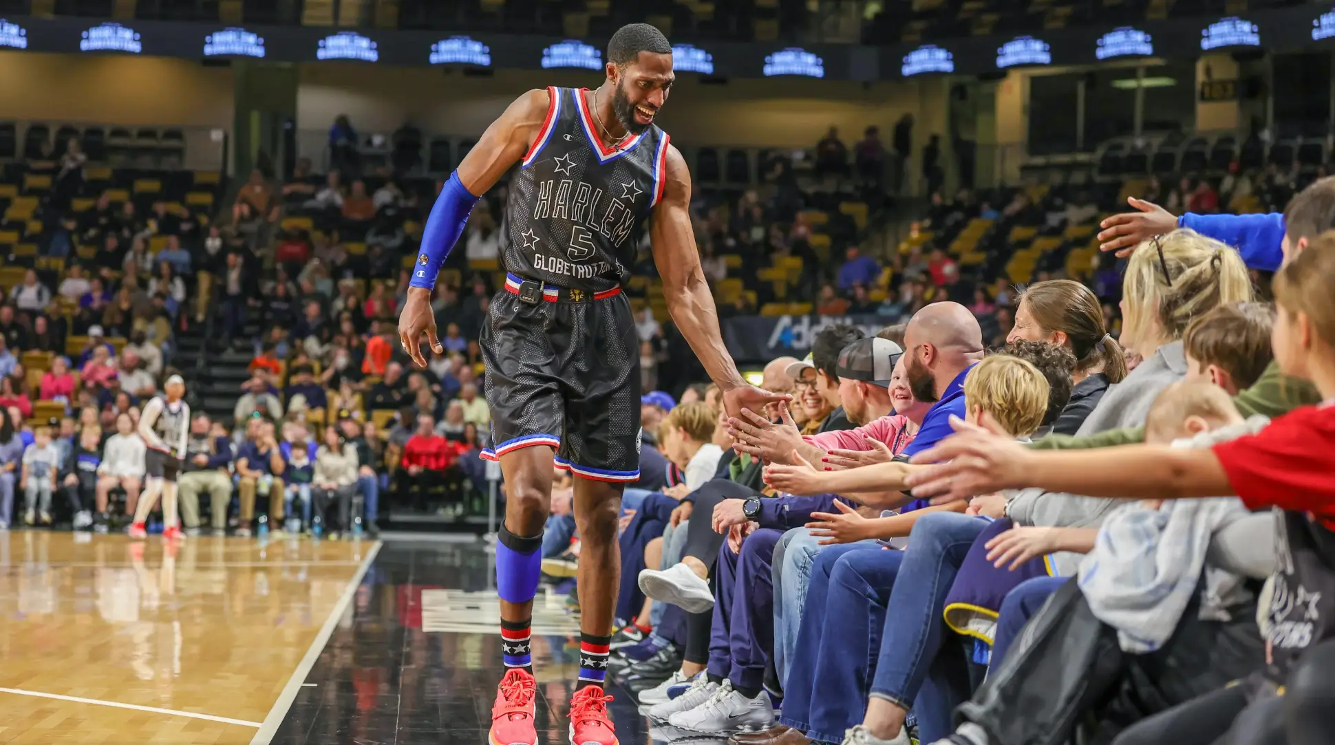 Harlem Globetrotters - 100 year Tour