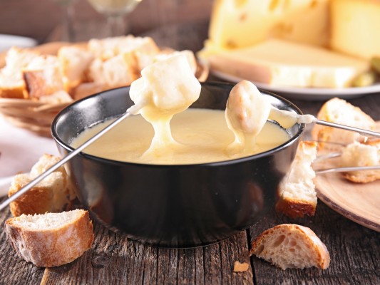 Fondue Chat in the Evening on Ochsenalp