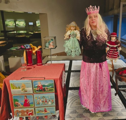 Children's Nami with Fairy Tales by Larissa Furter