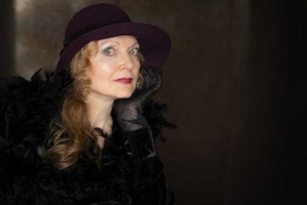 Tonight: Lola Blau - Premiere - incl. Welcome Sparkling Wine, Musical for an Actress by Georg Kreisler