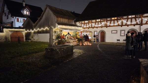 Christmas Market in the Garden of the Freuler Palace