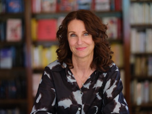 Reading by Anja Jonuleit: "Where the Wind Bears the Names" - a Stirring Novel