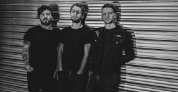 VON DEEPER / Support: EACH - (FR) – Alternative / Stoner / Grunge