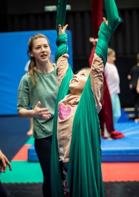 Cirkusový Workshop für Kinder 8-12 Jahre mit Eltern