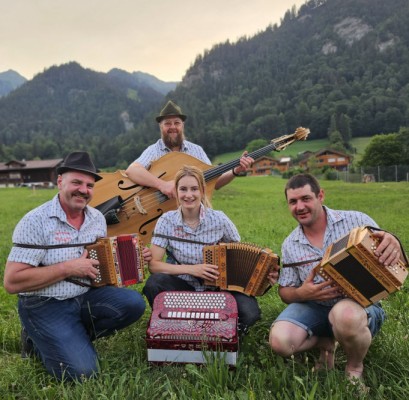 Folk Evening at Höfli Pub