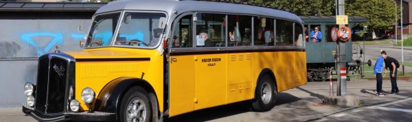 Sunday Breakfast with Vintage Post Bus