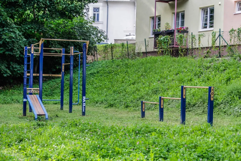 Group Calisthenics Class - Na Roli