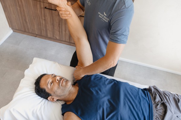 When the Shoulder Aches: Causes, Solutions, and Prevention