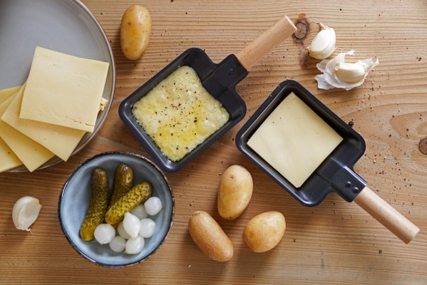 Raclette-Plausch in der natürli Alphütte