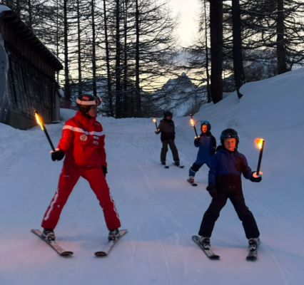 Carrera de descenso con antorchas