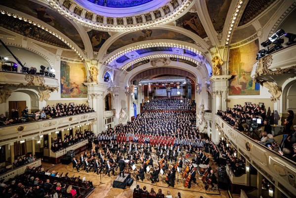 M2 - A Thousand Voices for the Vltava Philharmonic