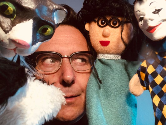 Matto Kämpf: Un teatro de marionetas