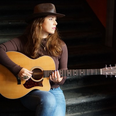 Anna Mae – in Concert with Band