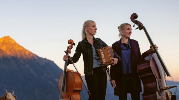 Evelyn & Kristina Brunner – Son Confié