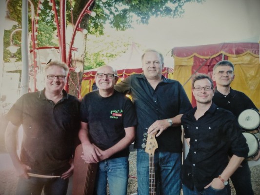 «blue monday» – Cover band live and close-up!