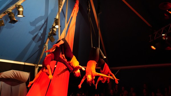 Jugendzirkus Robiano – ¡Y acción!