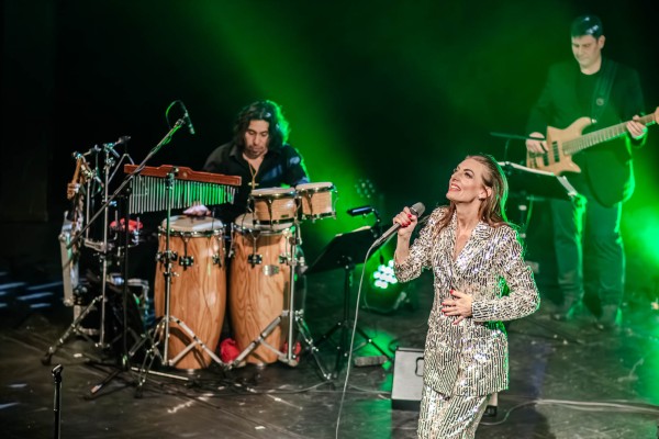 Dasha with Band and Vocalists