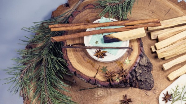 Naturena: Customs and Incense Burning in the Raunächte