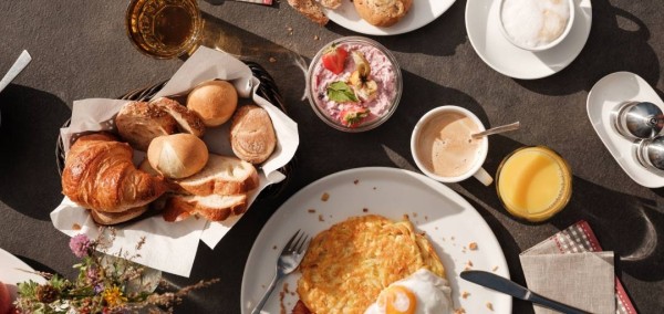 Brunch on the Niederhorn – A Delightful Experience with Panoramic Alpine Views