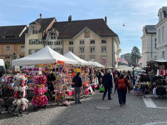 Goods market / monthly market