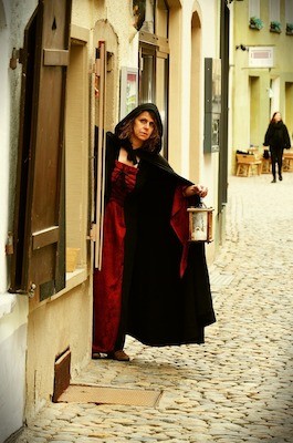 Historix-Tours: Witches, Torture, Bonfires - City Tour with Actors