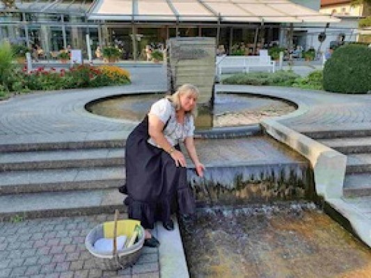 Visite guidée historique de la ville avec Johanna, la bain-mère