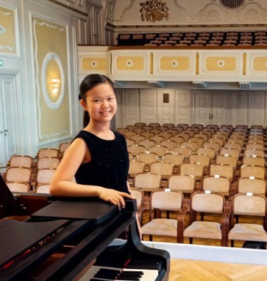 Angela Yixuan Miao interpretiert Chopin