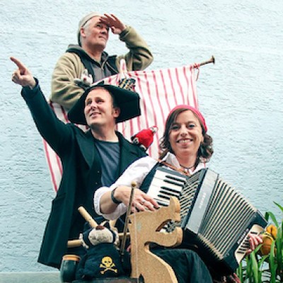 Flohzirkus Orquestra - Music, Clowning, and Participation Fun