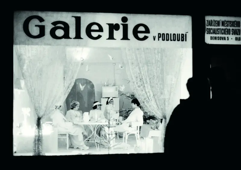 Quarks und Grieben: Die Kunstszene in Olomouc und verwandte Bereiche 1990–2020+