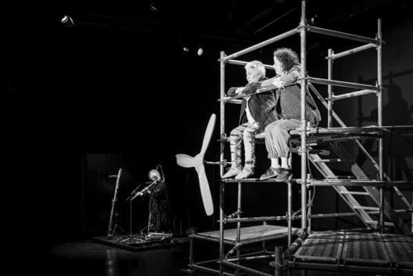 Theater Lilith - FLÜGEL AM FUSS