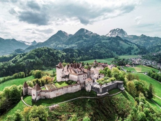 Schweizer Schlössertag in Gruyères
