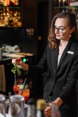 Gin & Jazz - With The Bluezone Band