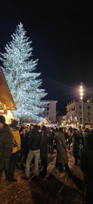 Place Centrale : Village de Noël [EN]