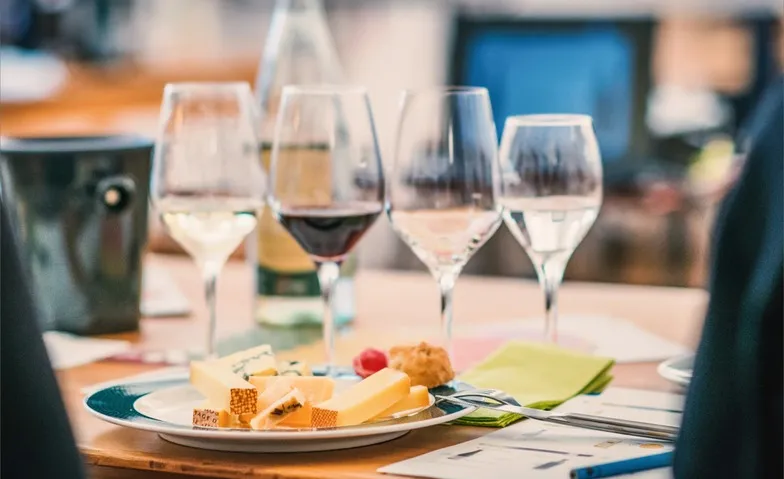 Wein und Käse: Komplexe Liebschaften!