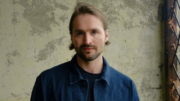 Hayden Thorpe interpretando las canciones de Wild Beasts