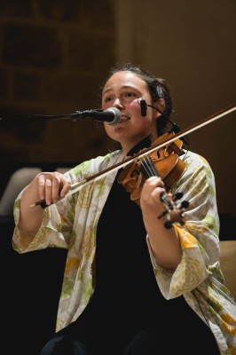 Between Mountains and Strings: The Violin of Romandie