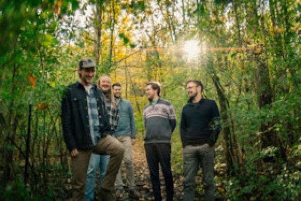 TOPHOUSE - Apoyo: Raynes