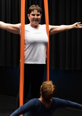 Stéphanie N'Duhirahe: Circus Workshop for Seniors