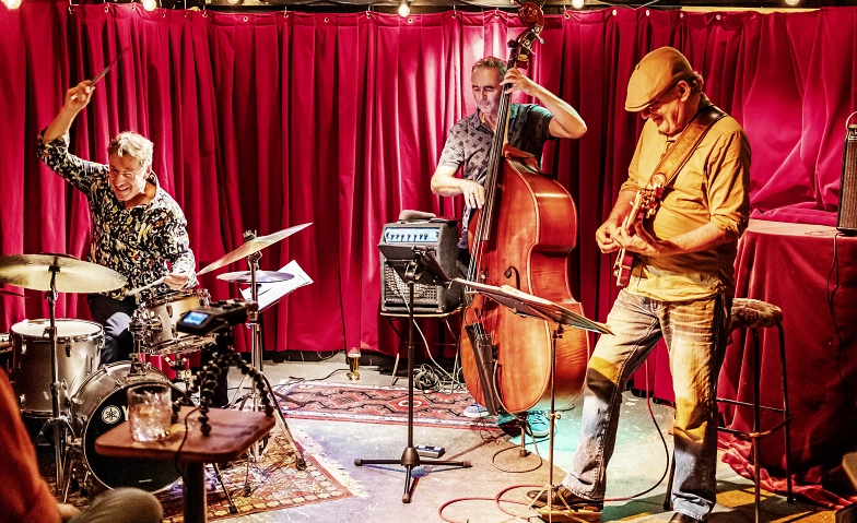Carte Blanche Swiss Jazz mit Stephan Athanas am Bass