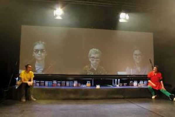 AUF ZUCKER - FUNDUS THEATER Forschungstheater - 4 – 12 Años + Adultos