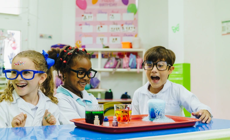 SciStay - Investigar, Descubrir y Asombrarse para niños y adolescentes