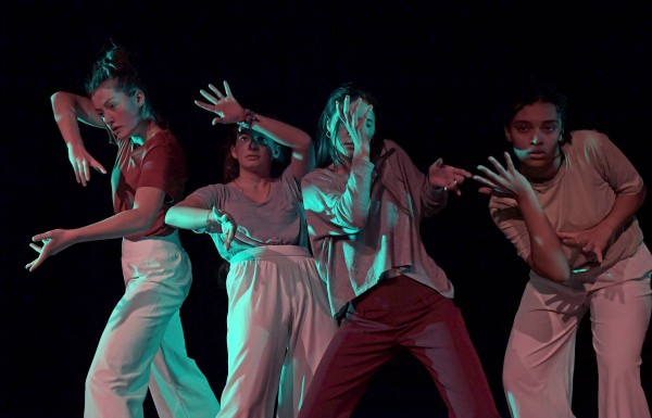 «Perform!» Corps d'identité