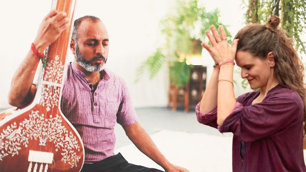 Yoga am Sonntag Morgen mit Live Klängen