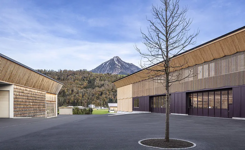 Visita a las instalaciones de Küng Holzbau AG en Alpnach
