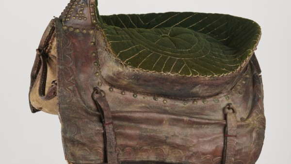 Selle de la Reine – La Reine en Selle