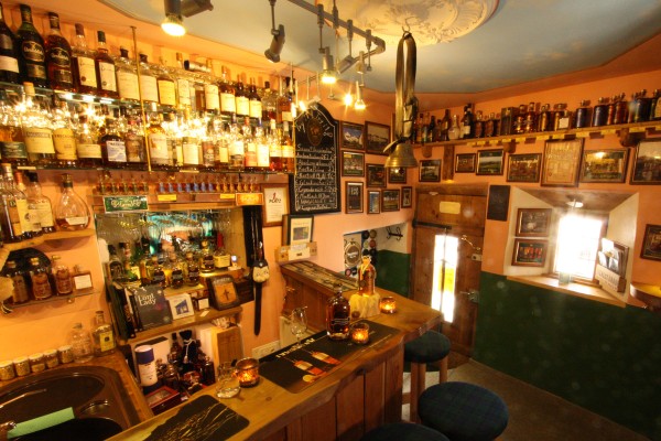 Open Bar – Whisky Night at the World's Smallest Whisky Bar