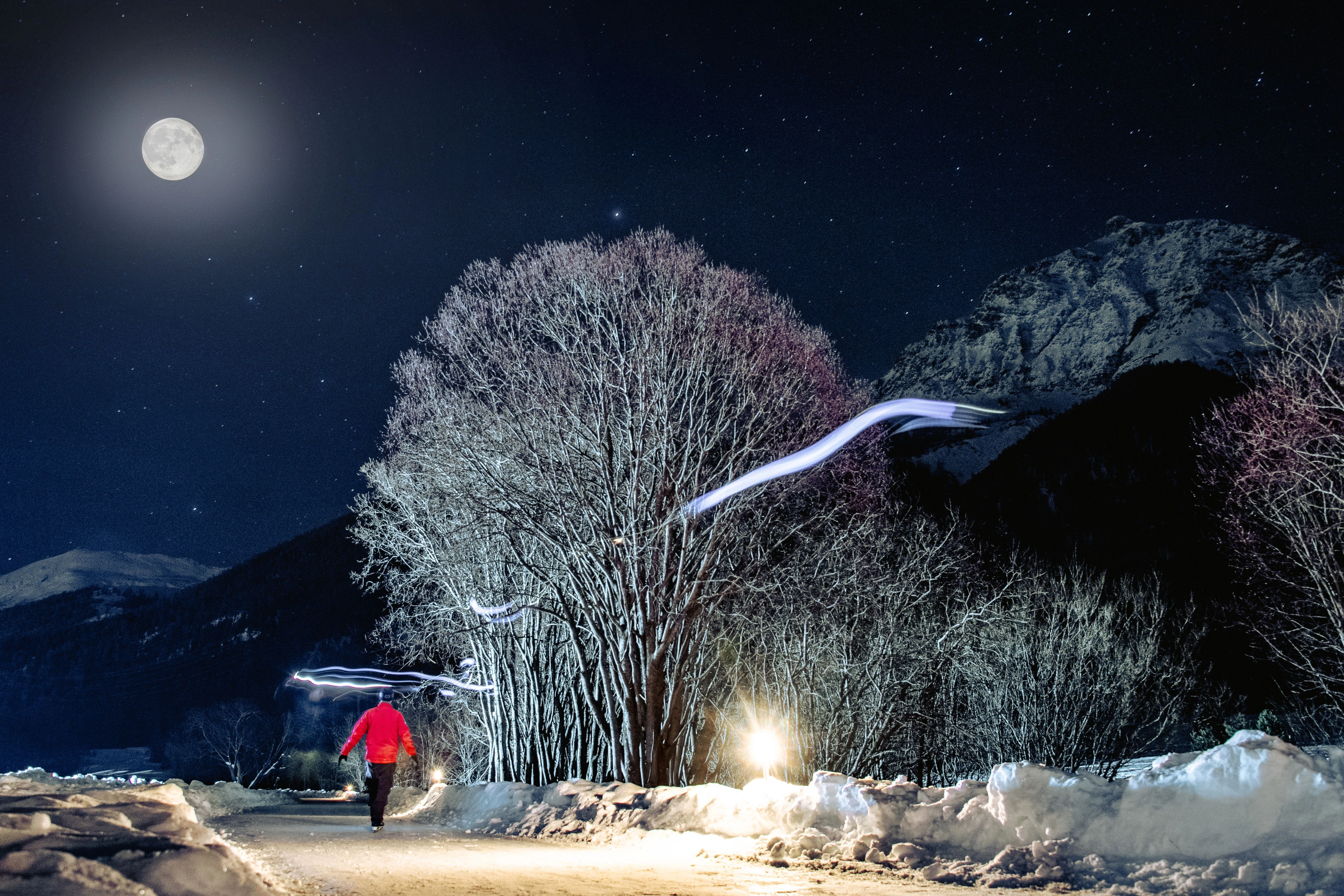 Ice Skating by Full Moon - Eisweg Madulain - Zuoz