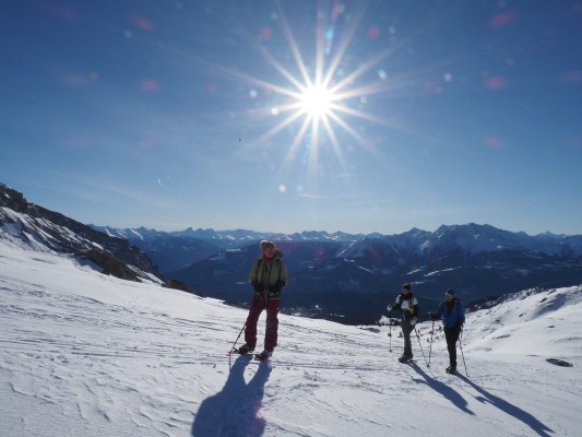 Guided snowshoe hike on the Piz Dolf / Trinserhorn 3000m