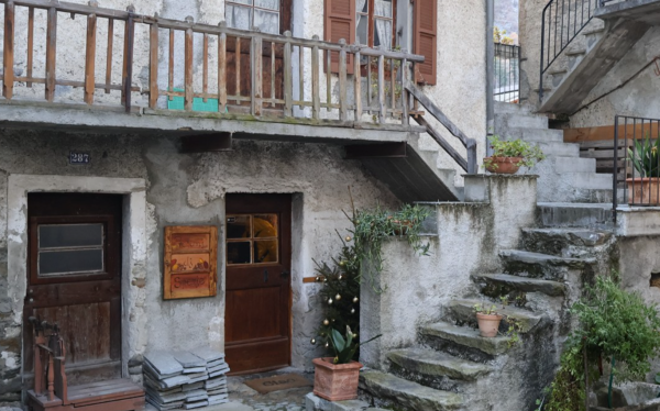 Buteghi in curt
